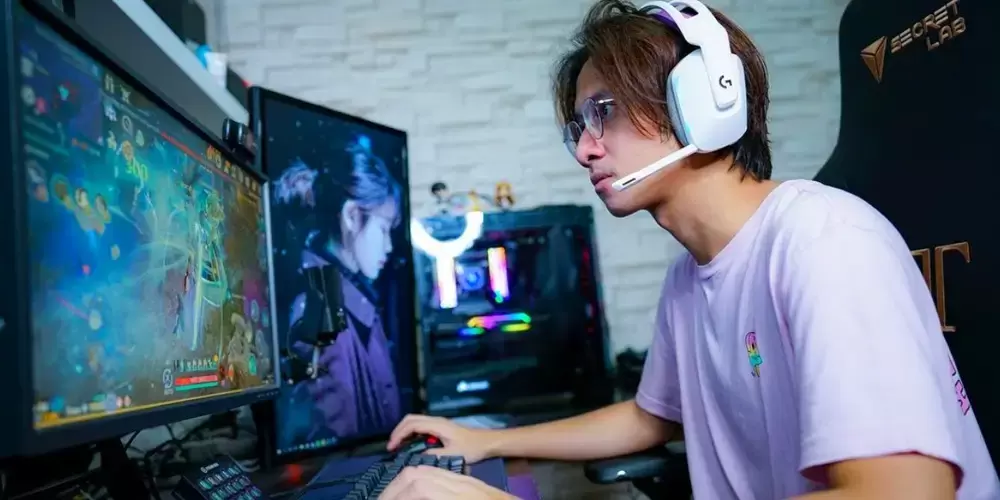 Afif Yulistian gaming di PC